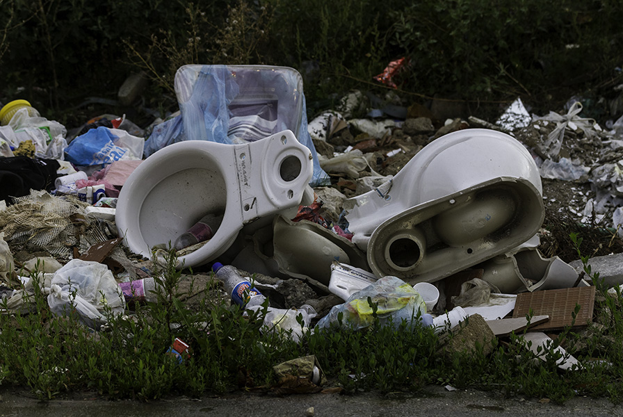 034 Roadside waste in Kalabria neighborhood, Prishtina, Kosovo, 2014