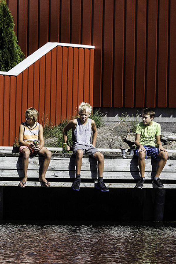 Kids on the quay — Sørlandet (Southern Norway)
